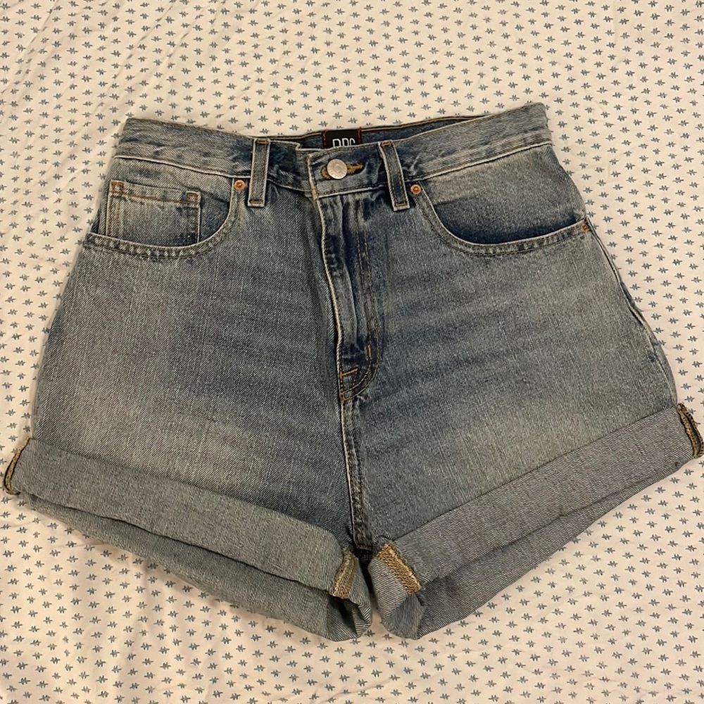 NWOT BDG Mom High Rise Shorts